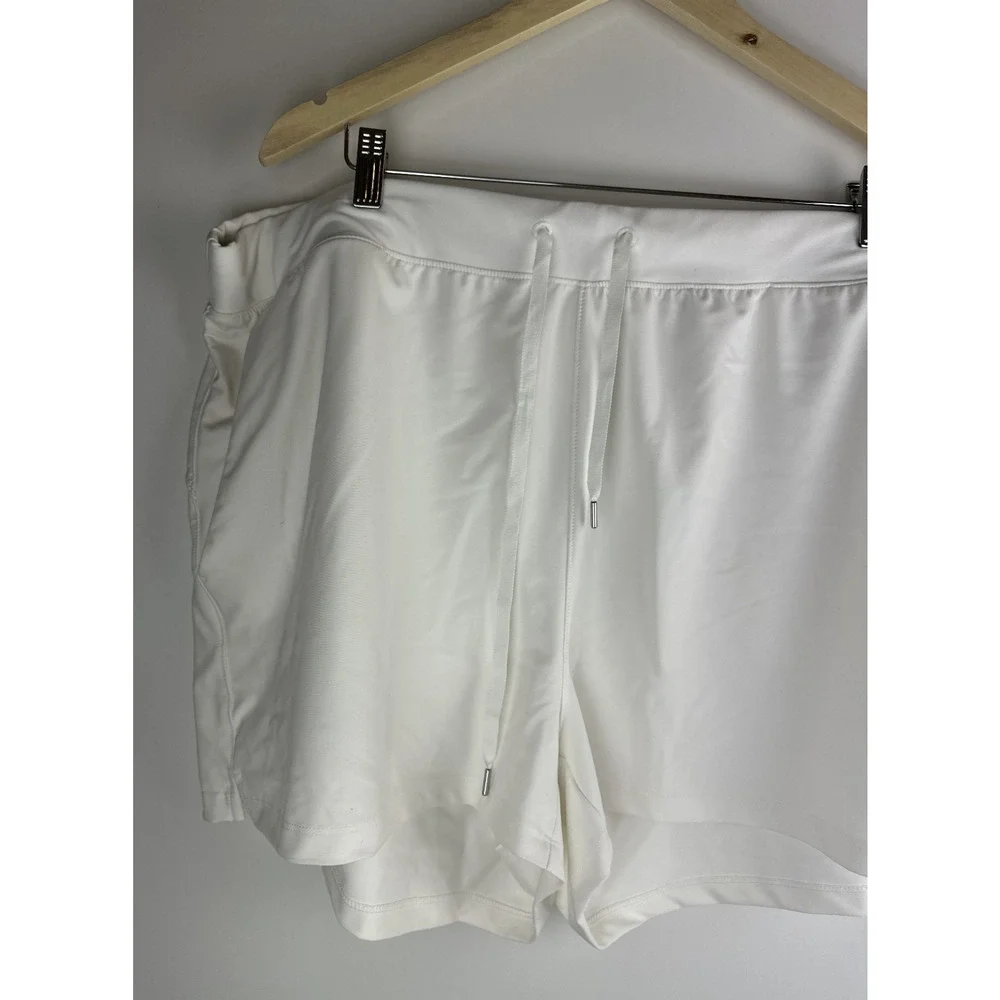 NWT Old Navy High Waisted PowerSoft Shorts White 3" inseam Women's Size XXL - Picture 3 of 11
